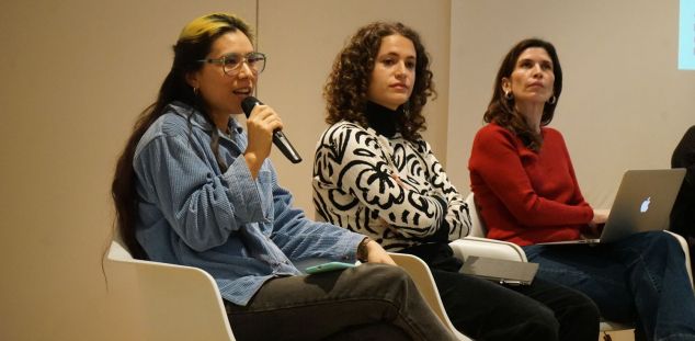 La mataronina Diana Rahmouni, al mig, en un acte La mataronina Diana Rahmouni, al mig, en un acte
