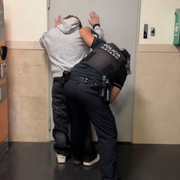 Registre policial a l'Estació de Mataró durant el pla Kanpai. Foto: V. B. 