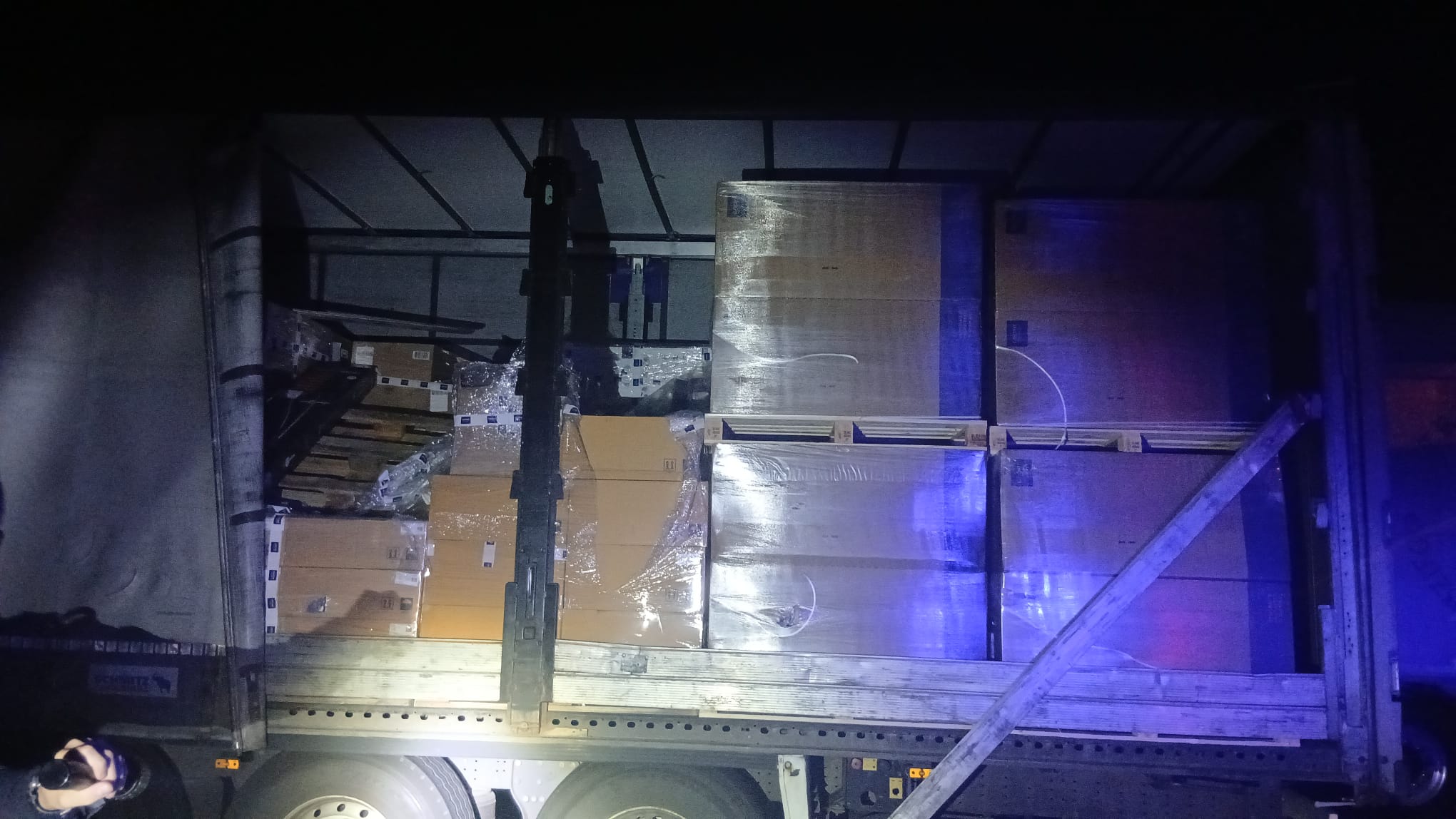 La càrrega del camió sostreta. Foto: Mossos