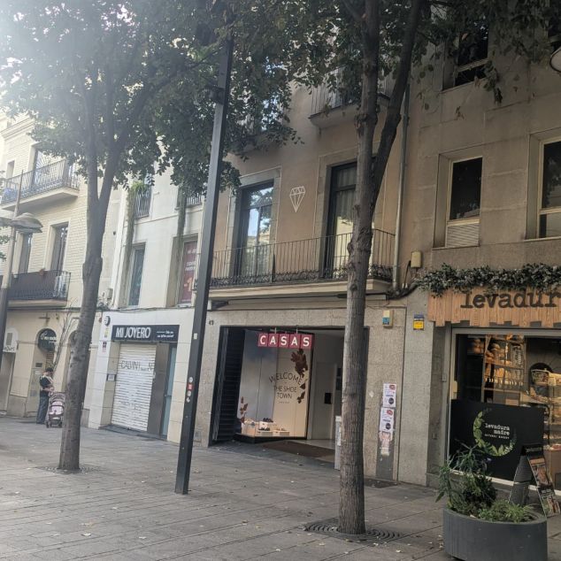 Can Diamant era a l'actual Casas, just davant de l'Ajuntament