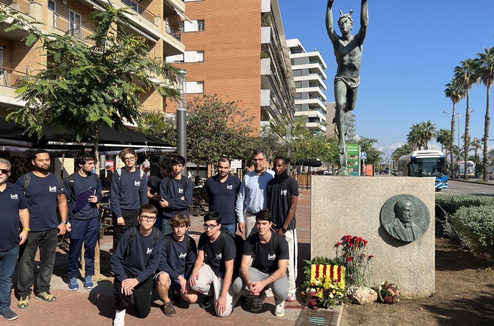 Ofrena floral a Miquel Biada