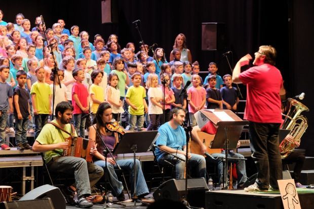 A la cantata La Clika  participan niños de 1r y 2n de Primaria