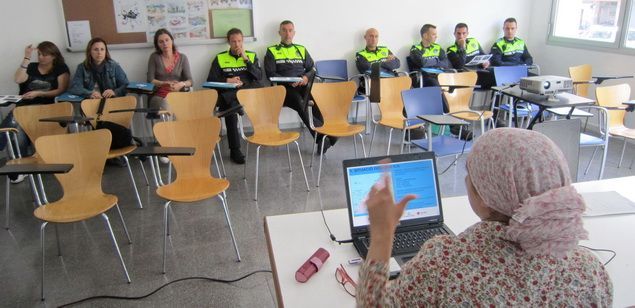 Una sesión de formación con los cuerpos de seguridad Una sesión de formación con los cuerpos de seguridad