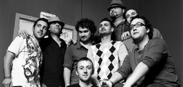 El grup Momen & La Banda Tarumba El grup Momen & La Banda Tarumba