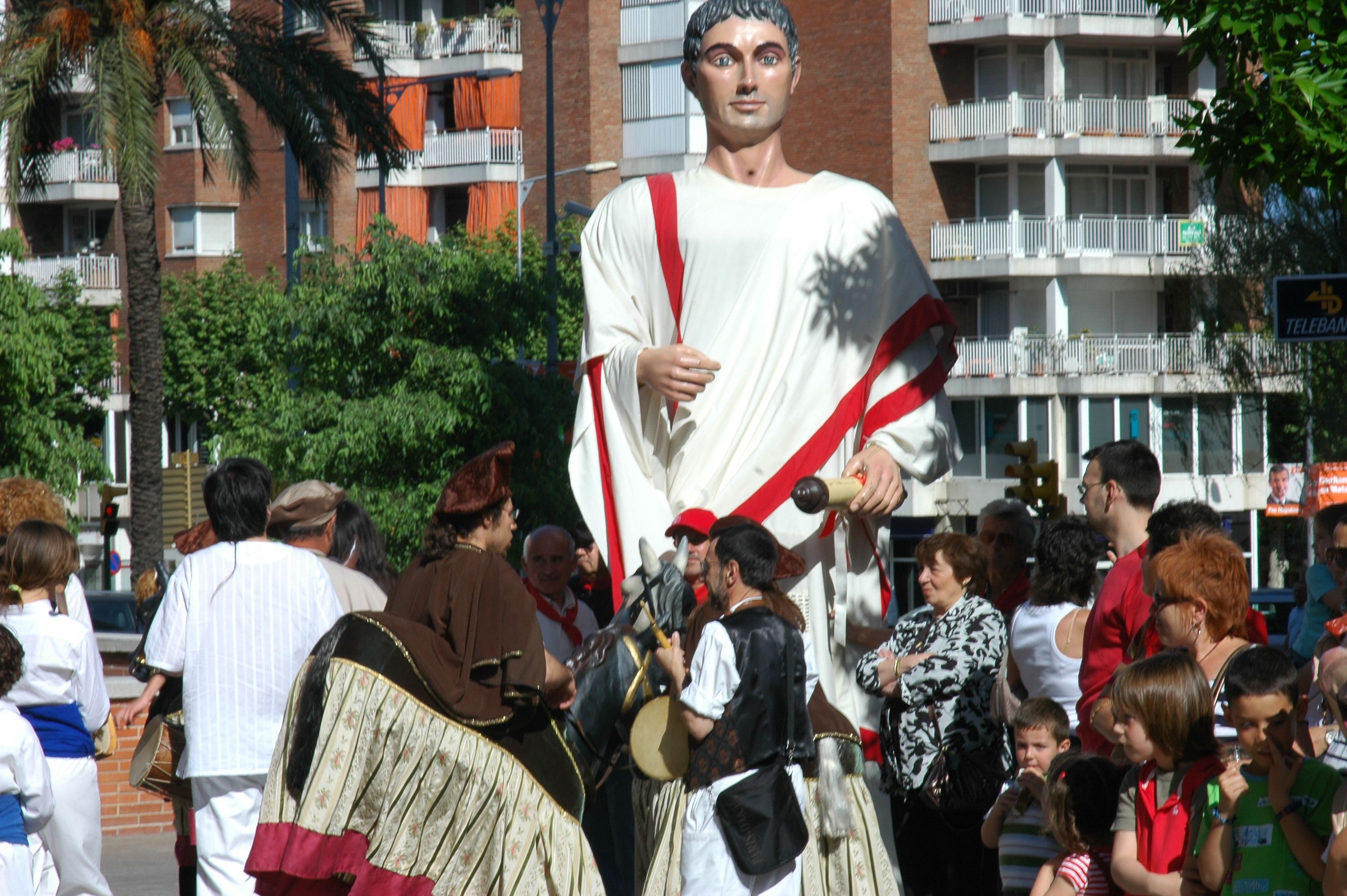 Gigantes en la Fiesta de Vía Europa-Nuevo Parque Central