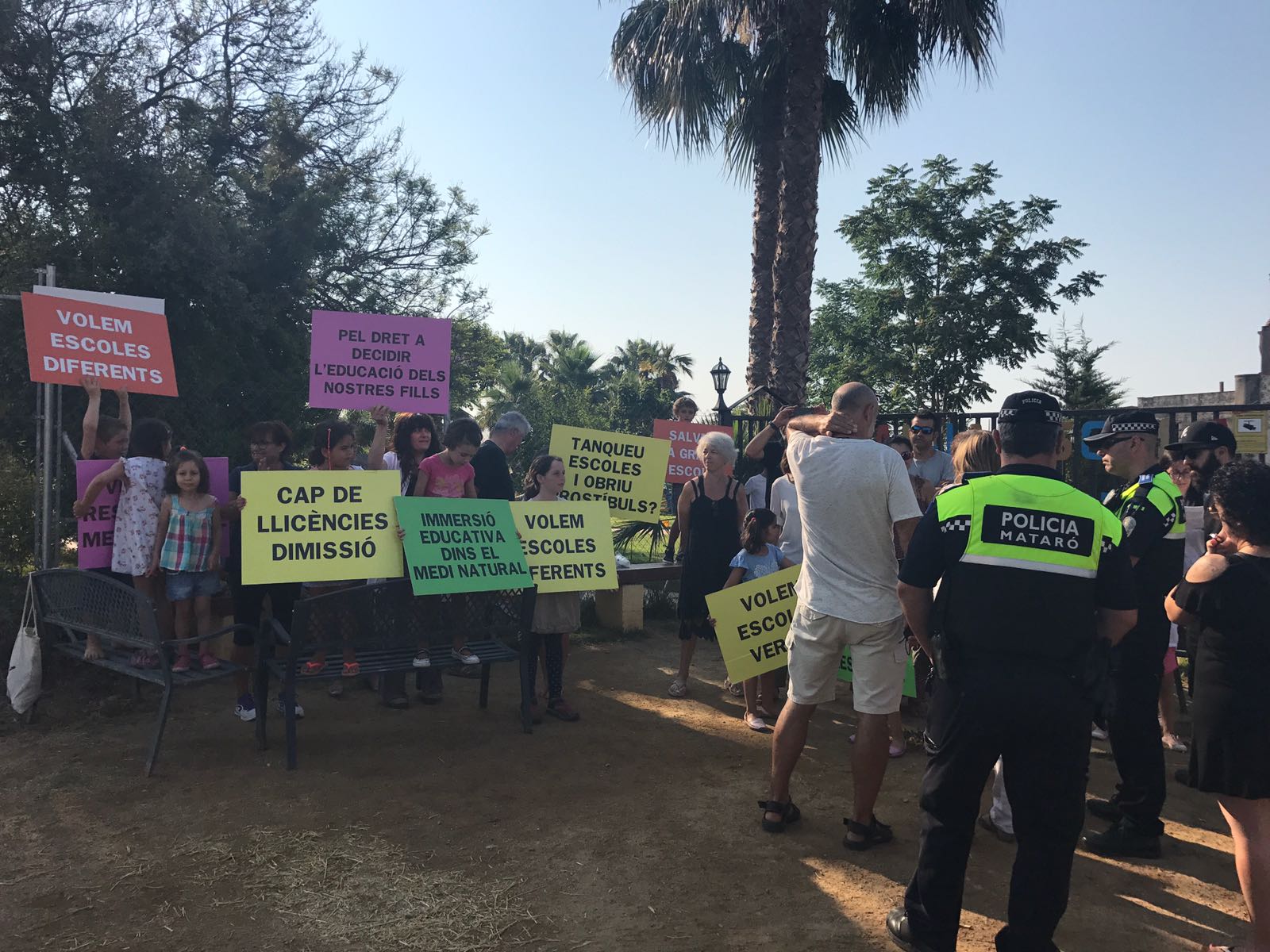 Protesta esta mañana a la Granja Escuela
