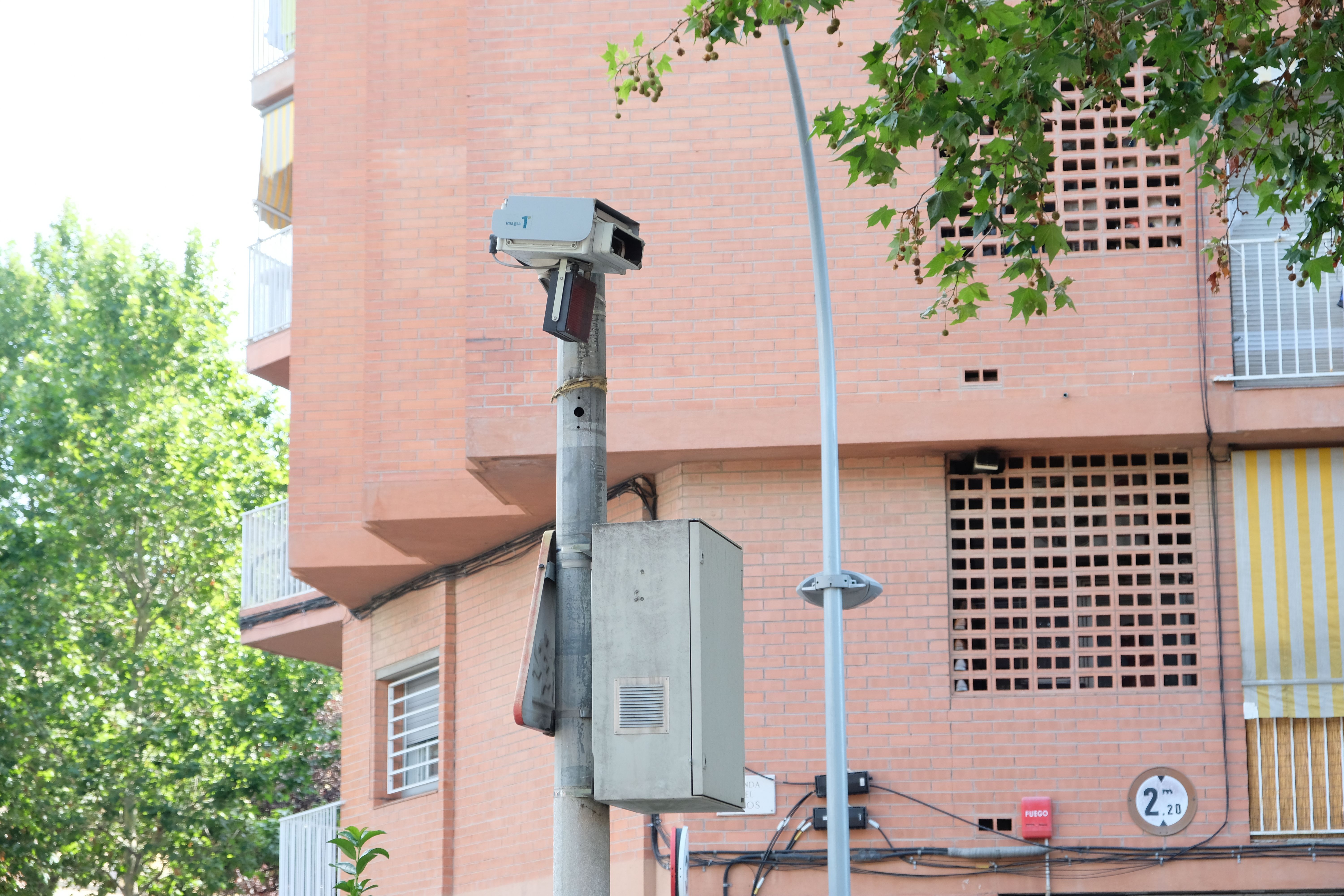 Cámara para captar infracciones a Ronda del Cros de Mataró. Foto: R. Gallofré