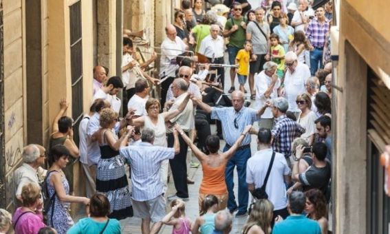 Sardanes al carrer Pujol
