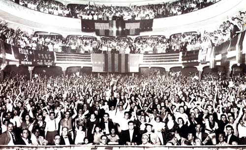 Mitin de las organizaciones antifascistas al teatro Clavé, 1936. Mitin de las organizaciones antifascistas al teatro Clavé, 1936.