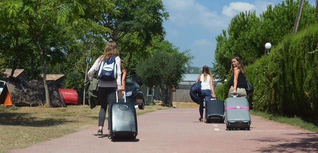 Turistes al càmping Barcelona de Mataró, al Maresme