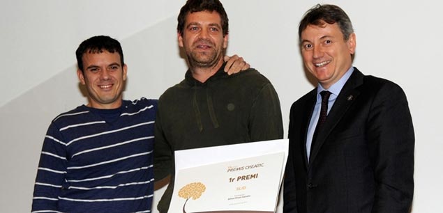 Los ganadores, con el alcalde Joan Mora
