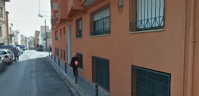 Fachada del número 37 de la calle Burriac Fachada del número 37 de la calle Burriac
