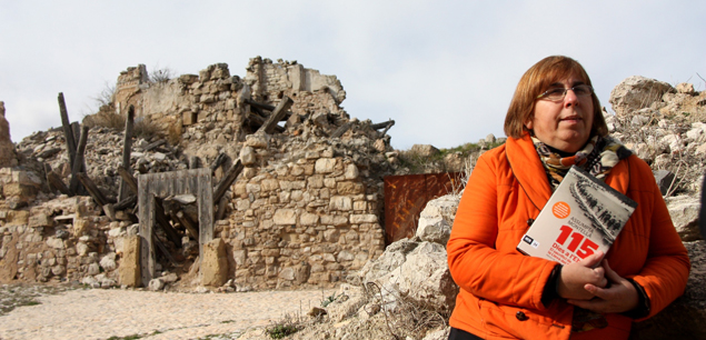La historiadora Assumpta Montellà, en el pueblo viejo de Corbera d'Ebre La historiadora Assumpta Montellà, en el pueblo viejo de Corbera d'Ebre