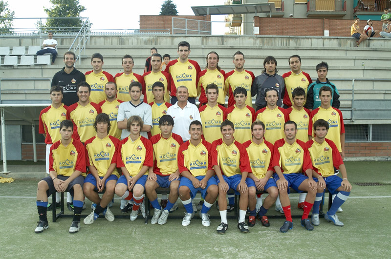Plantilla del primer equipo de la UD Cerdanyola. Plantilla del primer equipo de la UD Cerdanyola.