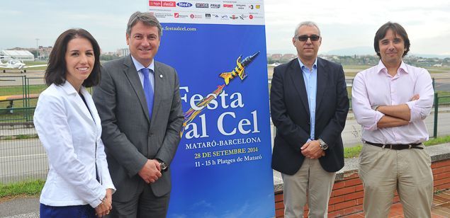 Presentación de la Fiesta al Cielo, al aeródromo de Sabadell Presentación de la Fiesta al Cielo, al aeródromo de Sabadell