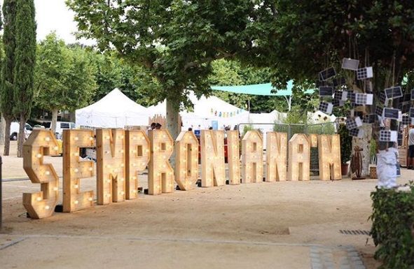 Entrada del market. Autor: @sempronianamrkt