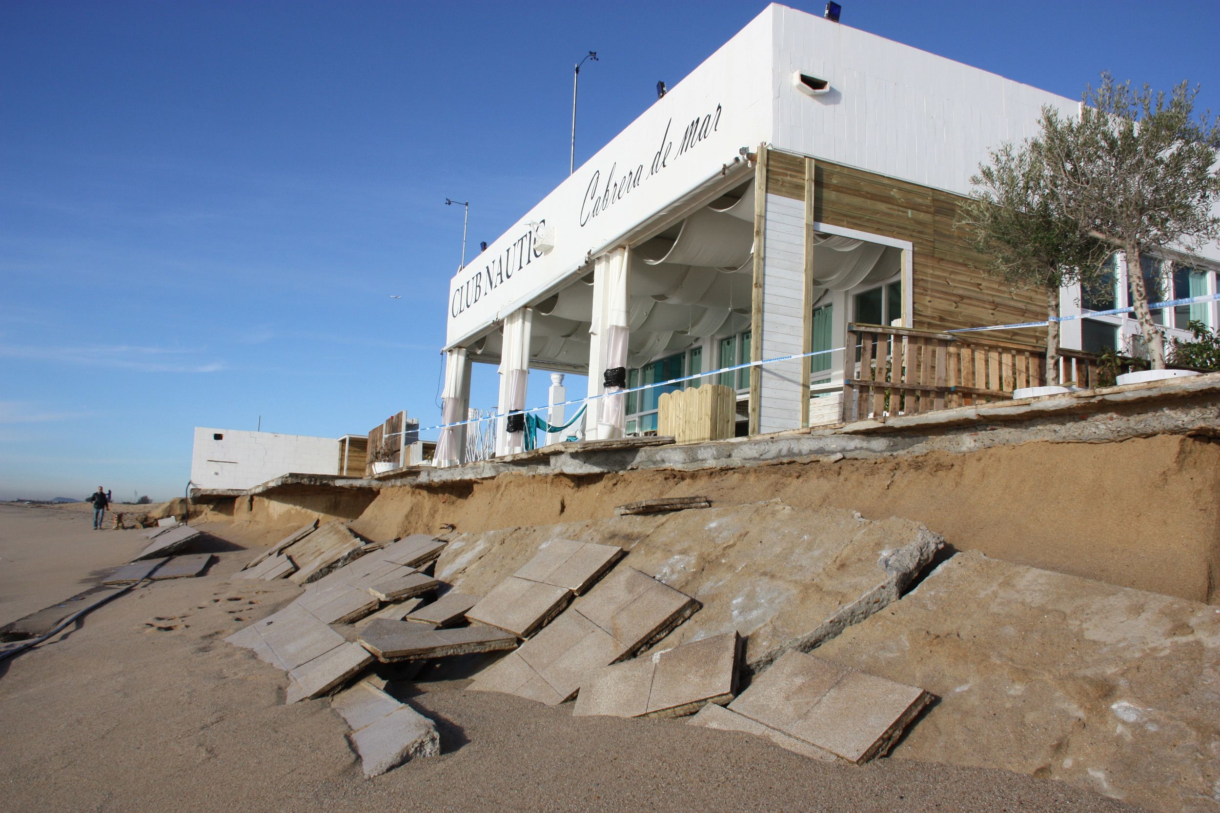 El club náutico, afectado por un temporal. Foto: ACN