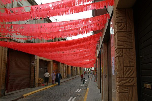 Carrer Amàlia engalanat.