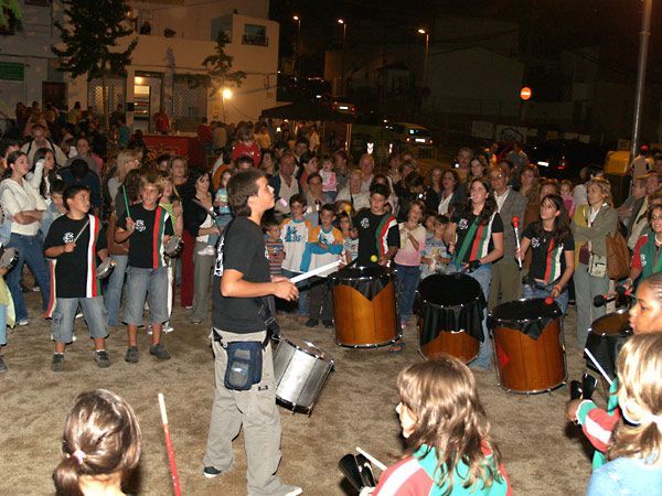 Luta Sem Pausa actuando en la plaza Vista Alegre.