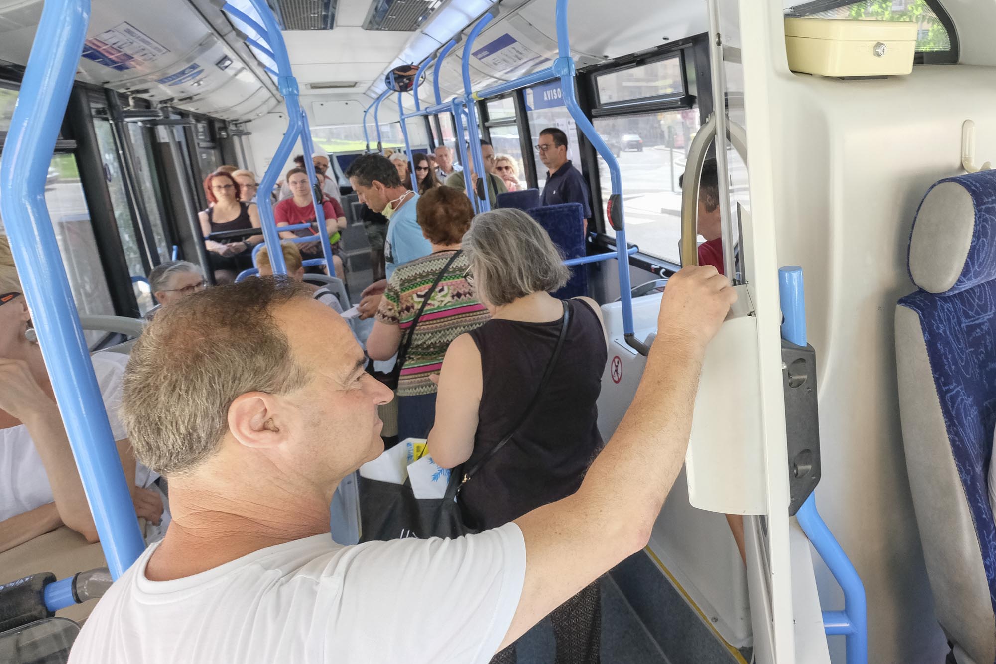 Pasajeros en el Mataró Buzo. Foto: R.Gallofré
