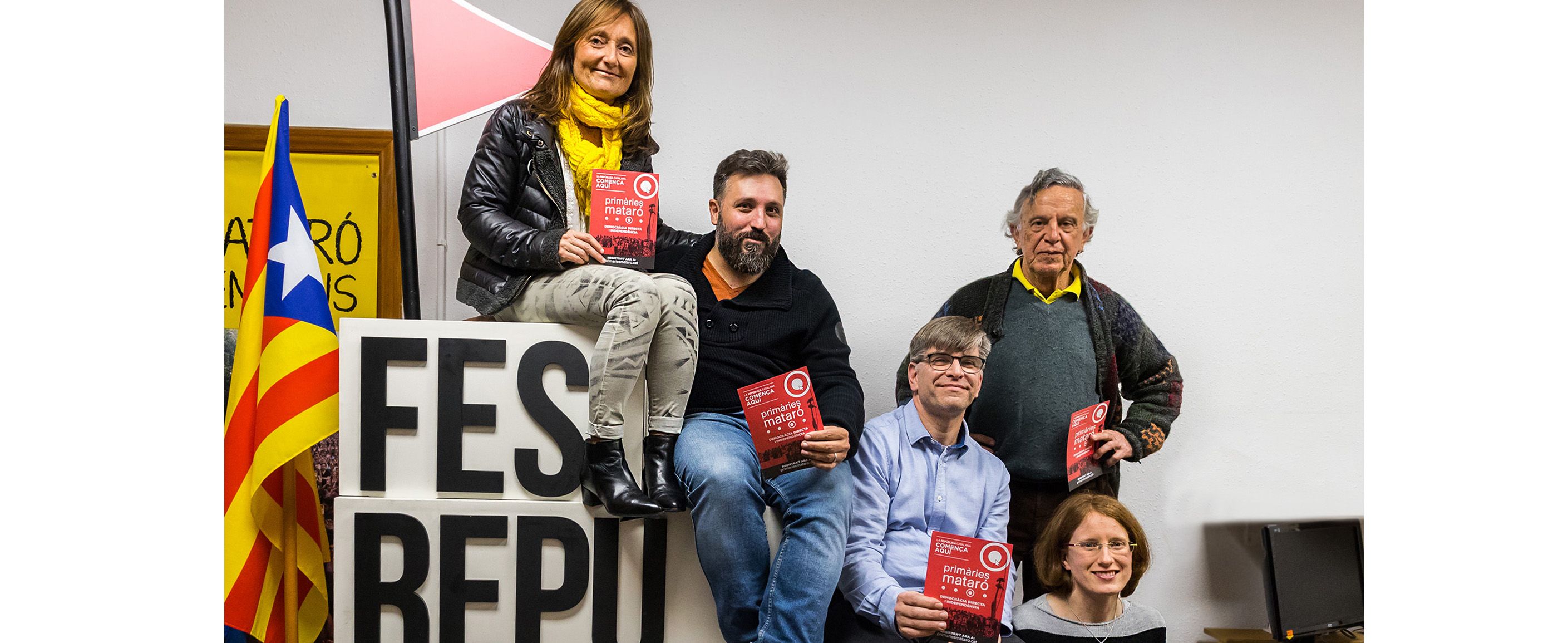 Anna Brun (izquierda) con los otros cuatro candidatos más votados. Foto: Joan Miquel Labrador