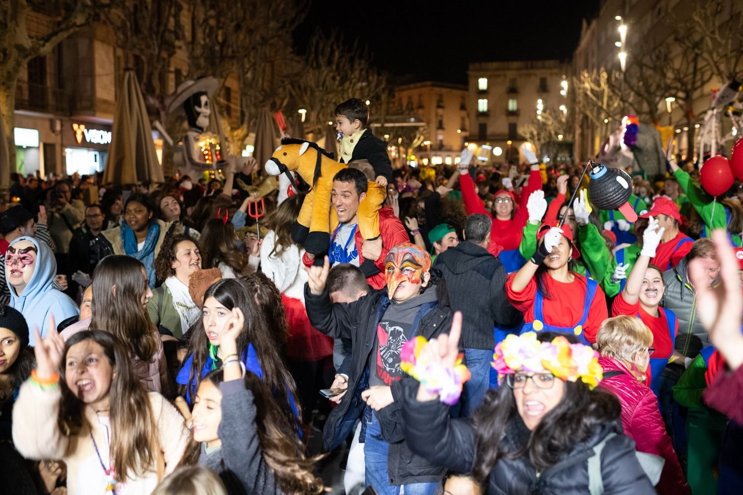 La plaza de Santa Anna, donde tuvieron lugar los hechos, durante el desfile. Foto: R. G.