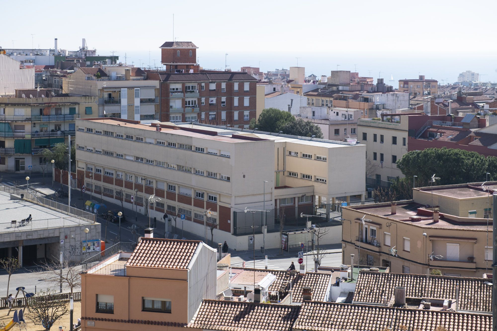 Vista de l'escola Germanes Bertomeu al barri de Rocafonda. Foto: R.Gallofré