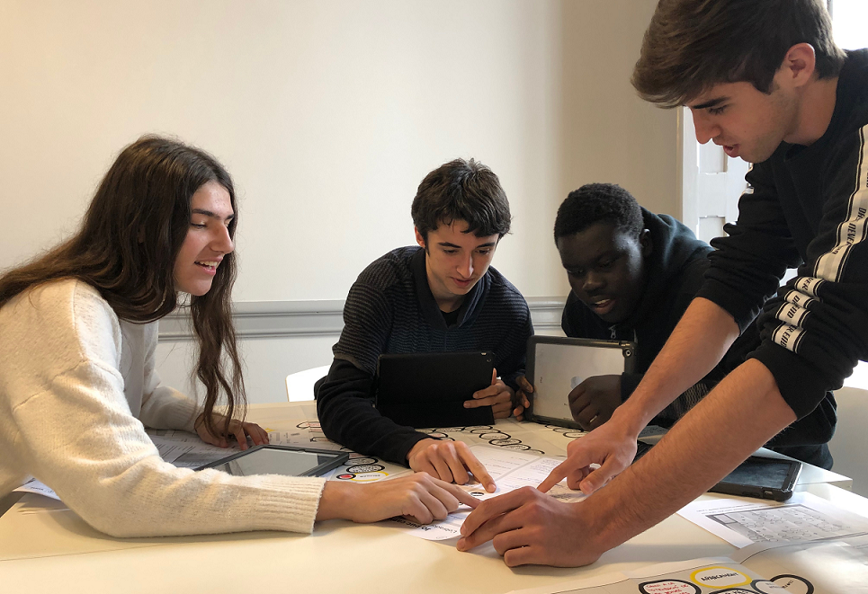 Uno de los grupos de trabajo del GEM en este proyecto conjunto con la Fundación Iluro.