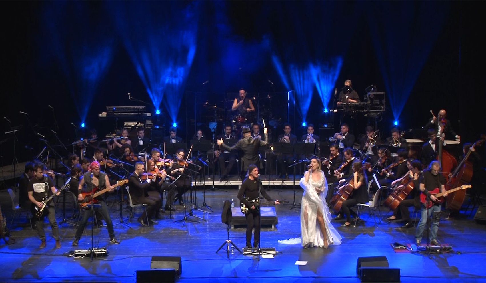 Apache celebra 40 años en los escenarios con este concierto sinfónico
