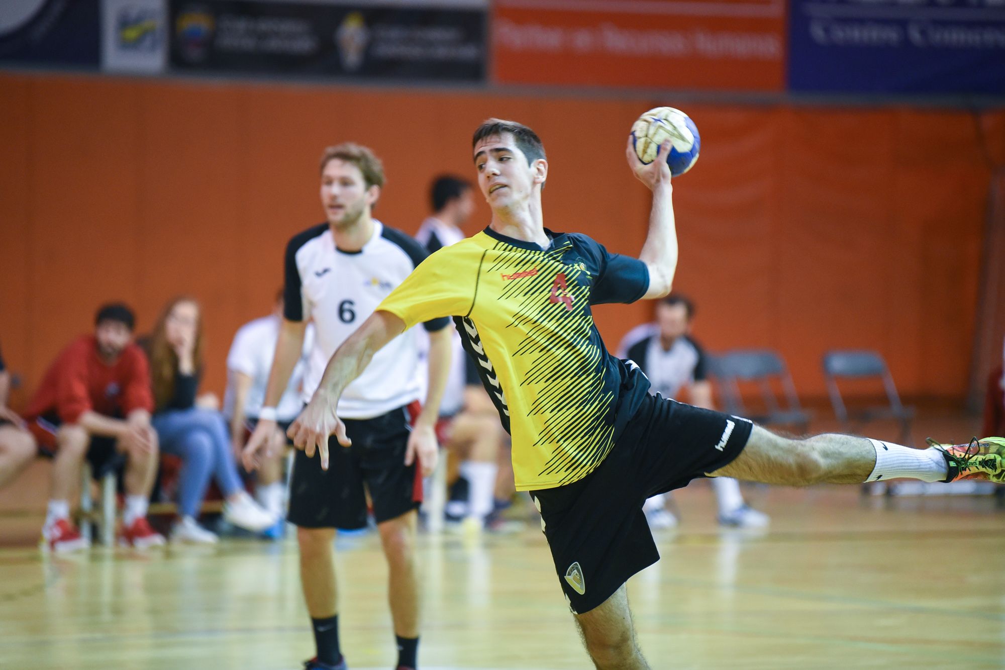 Handbol JH Mataró - La Salle Bonanova. Foto: R.Gallofré