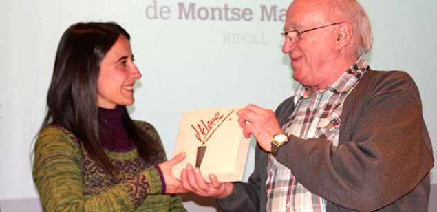 Joan Jubany e Itxart entrega el VII Premio Helena Jubany a Montse Maestre durante la edición pasada Joan Jubany e Itxart entrega el VII Premio Helena Jubany a Montse Maestre durante la edición pasada