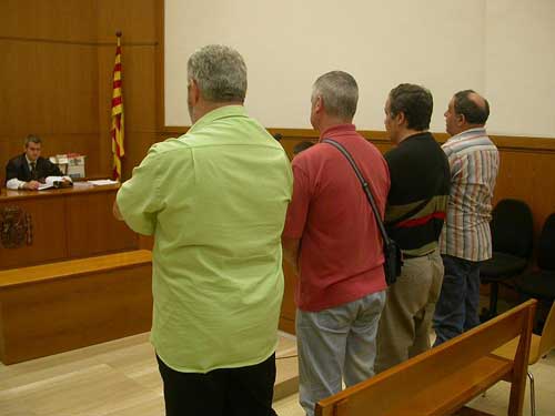 Els quatre acusats en el judici