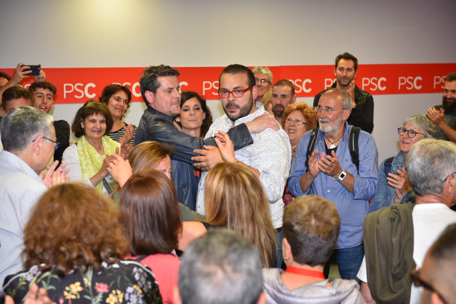 Boto, celebrando la victoria en las elecciones. Foto: R. G.