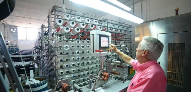 Treballador d'una empresa textil mataronina