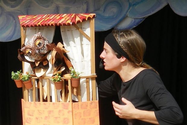Contes d'ocells dins d'un cistell
