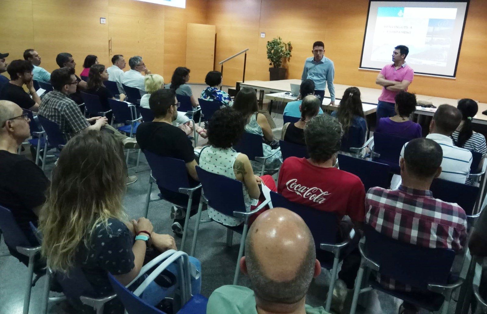 Encuentro del regidor de Promoción Económica con las personas contratadas. foto: Ayuntamiento