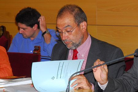 Pep Comas durante el pleno de ayer. Pep Comas durante el pleno de ayer.