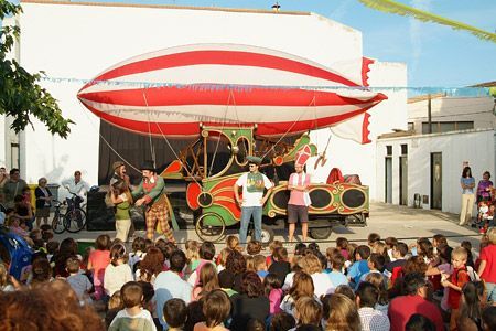 Pequeños y grandes disfrutaron de los espectáculos de títeres en Vilassar Pequeños y grandes disfrutaron de los espectáculos de títeres en Vilassar