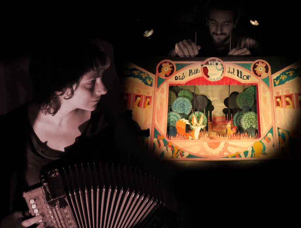 "Dentro de la barriga del lobo", Cía Teatro de Papel