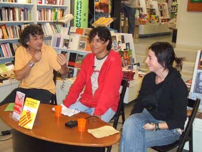 Un moment de la presentació del llibre. Un moment de la presentació del llibre.