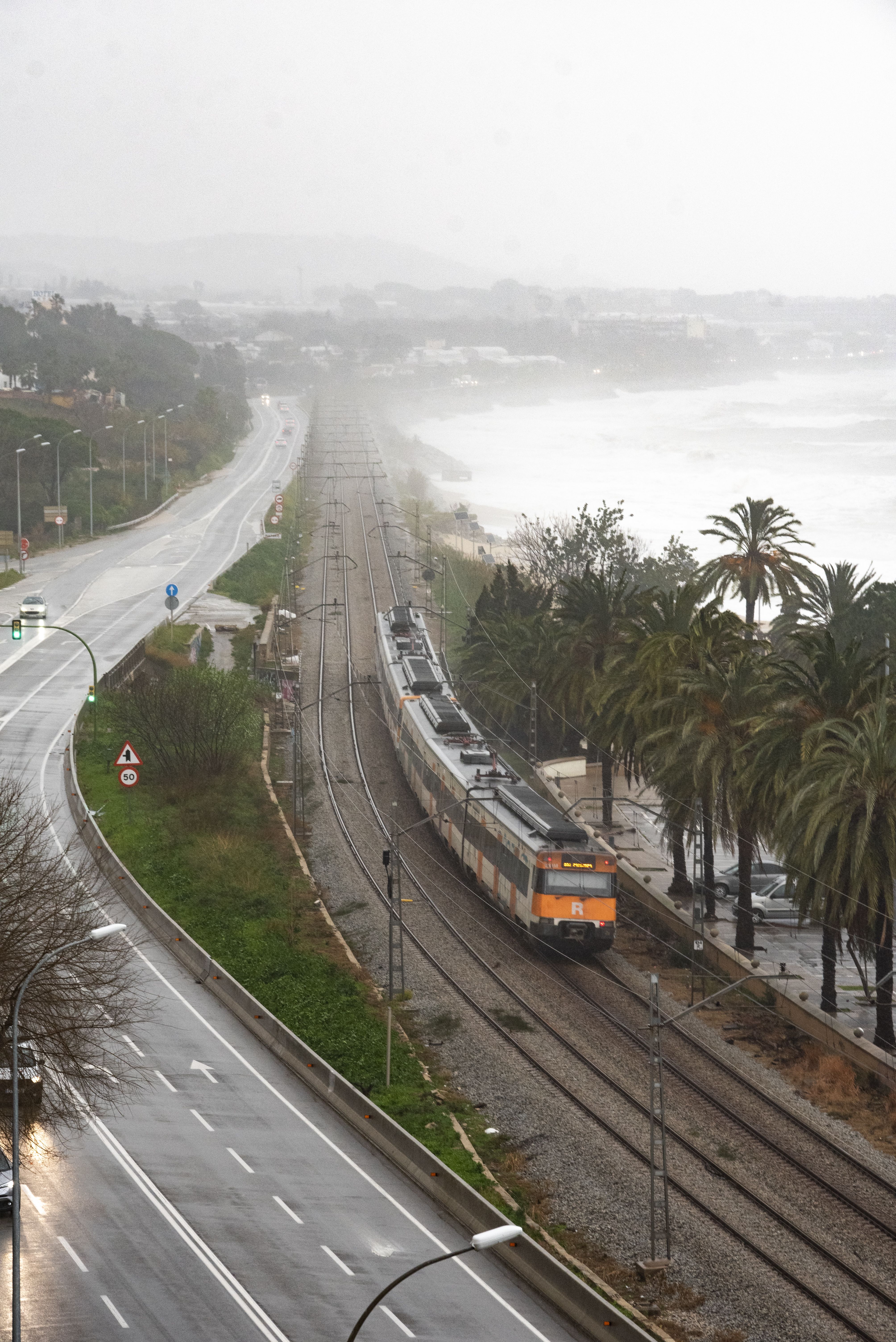 Cercanías a su paso por Santo Simó. Foto: R.Gallofré
