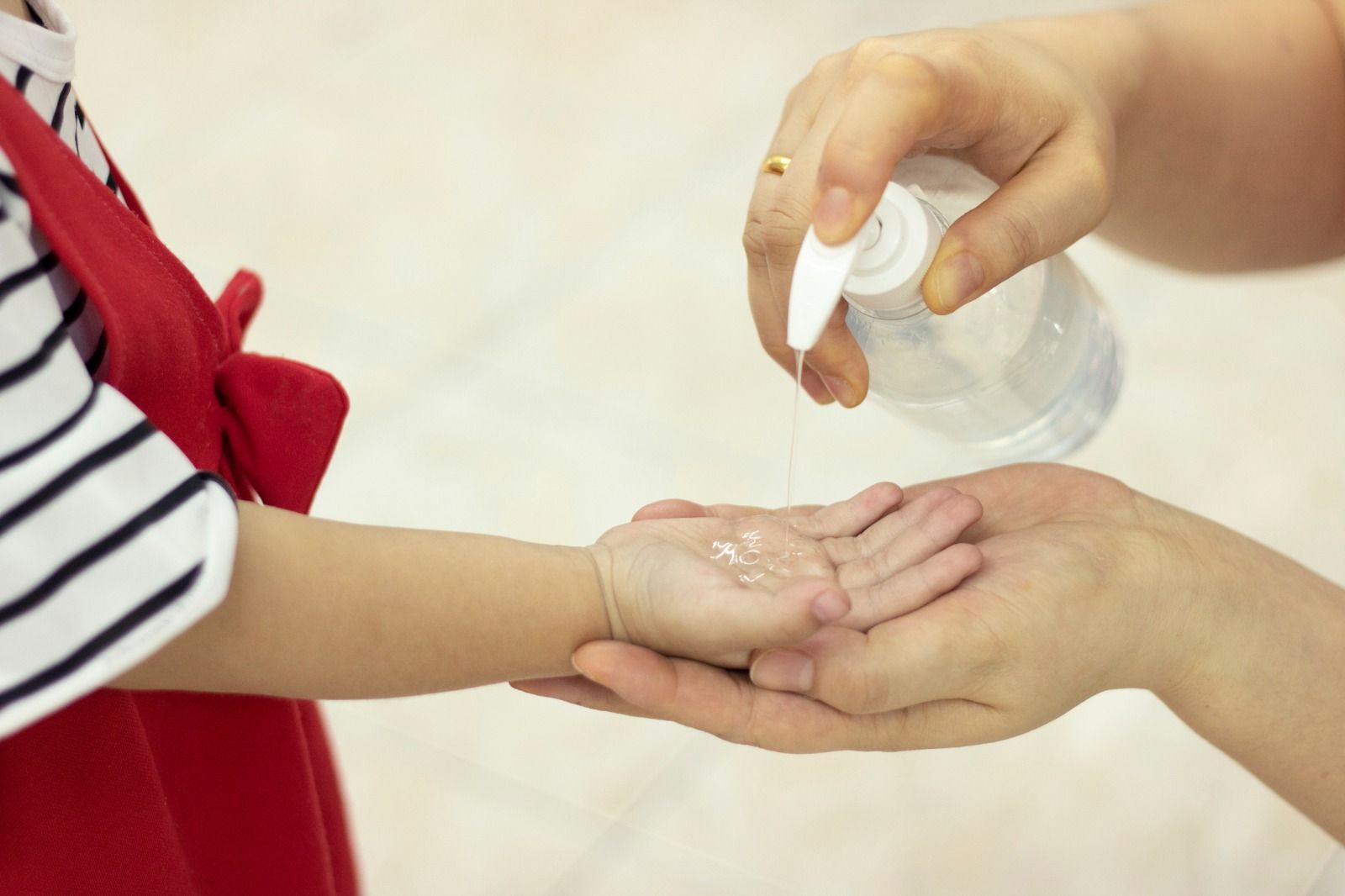 Lavarse las manos, una acción preventiva para protegerse del coronavirus.