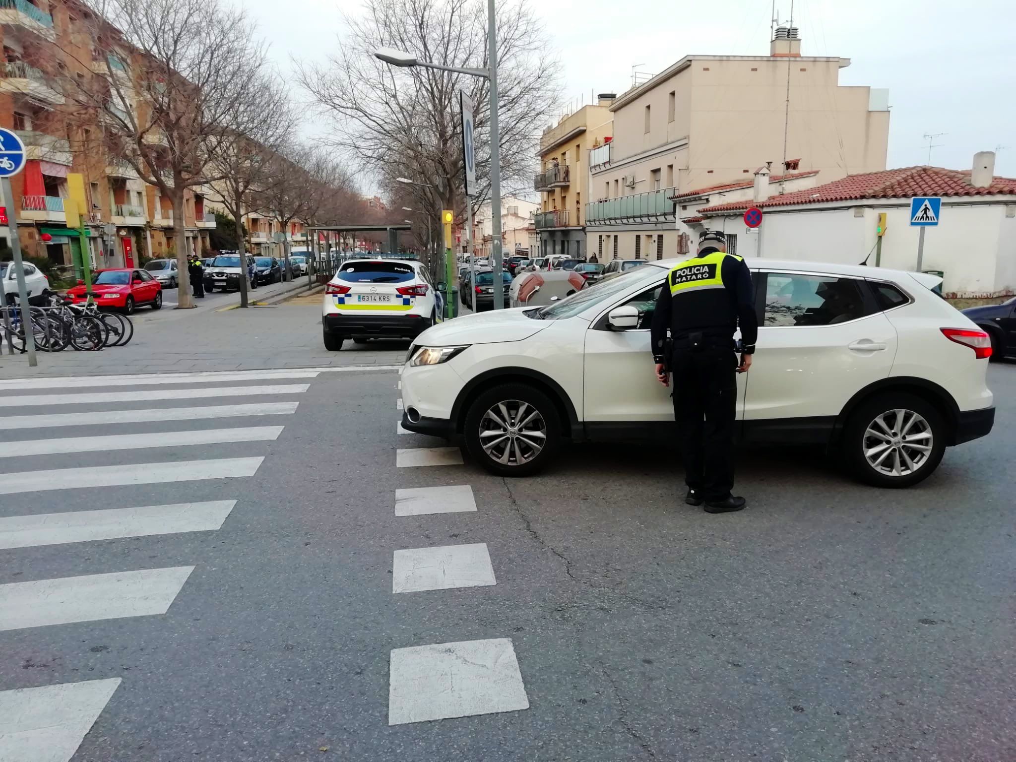 Controles en Mataró para cumplir el confinamiento.
