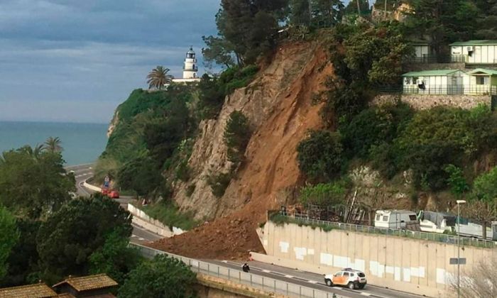 Despreniment entre Sant Pol i Calella, a la carretera N-II. Foto: Ajuntament de Sant Pol de Mar