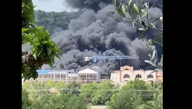 Captura de vídeo del incendio al centro comercial