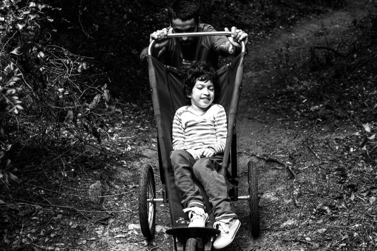 Grau Cerrada amb la seva filla Joana, que pateix paràlisi cerebral i disfàgia
