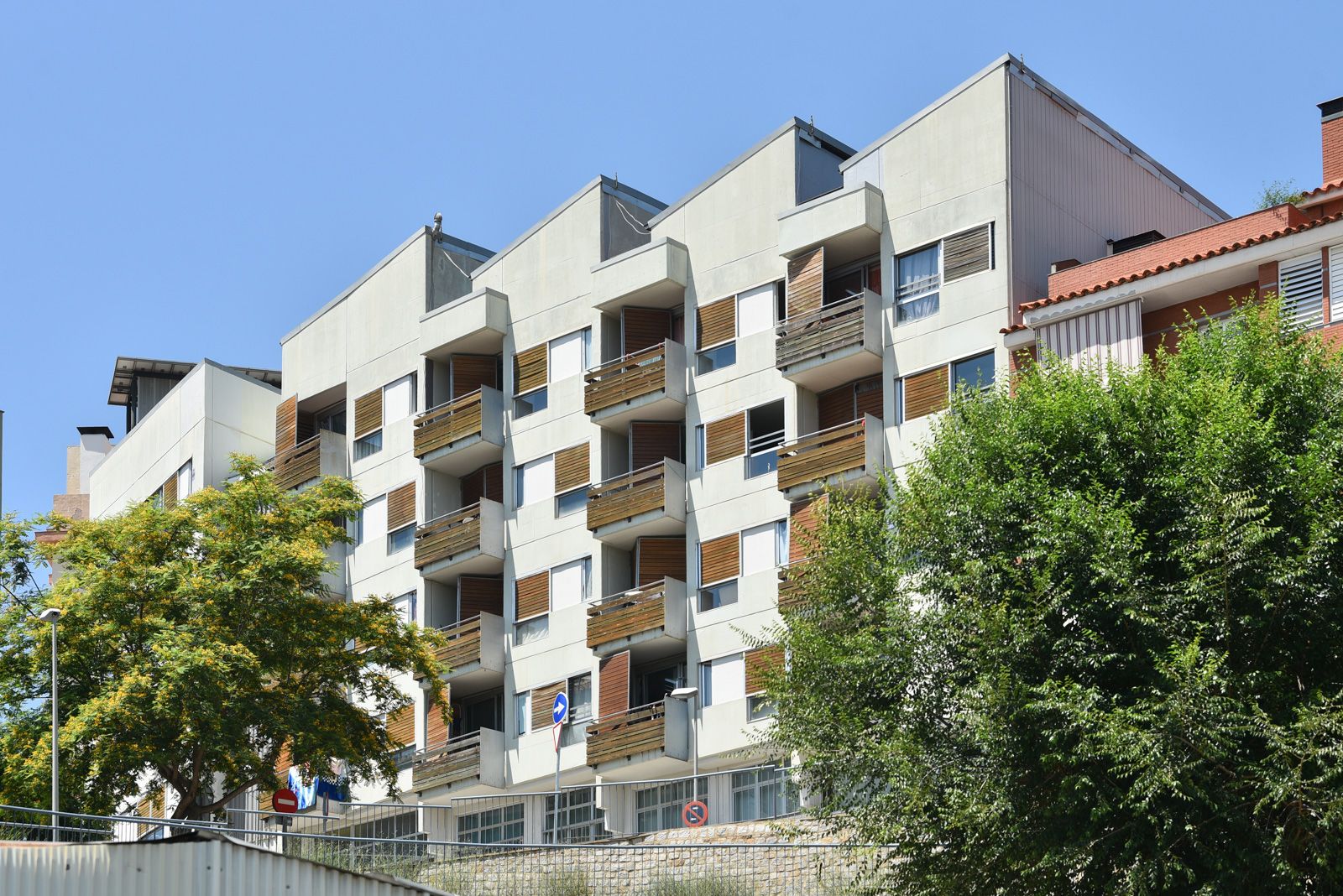 Los pisos reconocidos de la calle de Teià. Foto: R.Gallofré