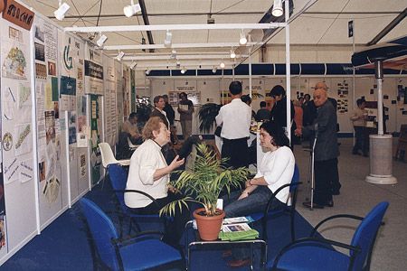 Un estand de la mostra del 2002