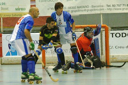 Calero y Bartrès defendiendo una jugada de ataque del Blandas