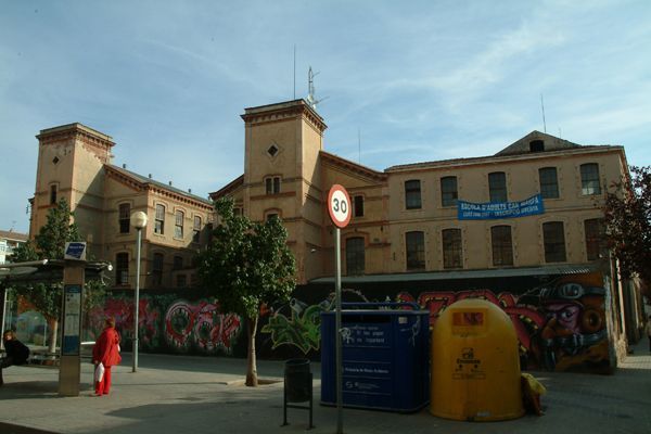 La antigua fábrica textil de Can Marfà La antigua fábrica textil de Can Marfà